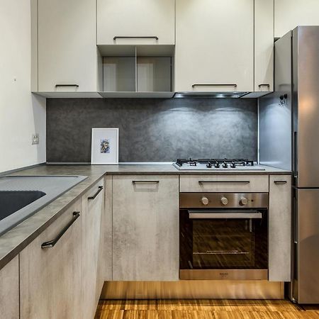 Beplace Apartments In Isola Милан Экстерьер фото