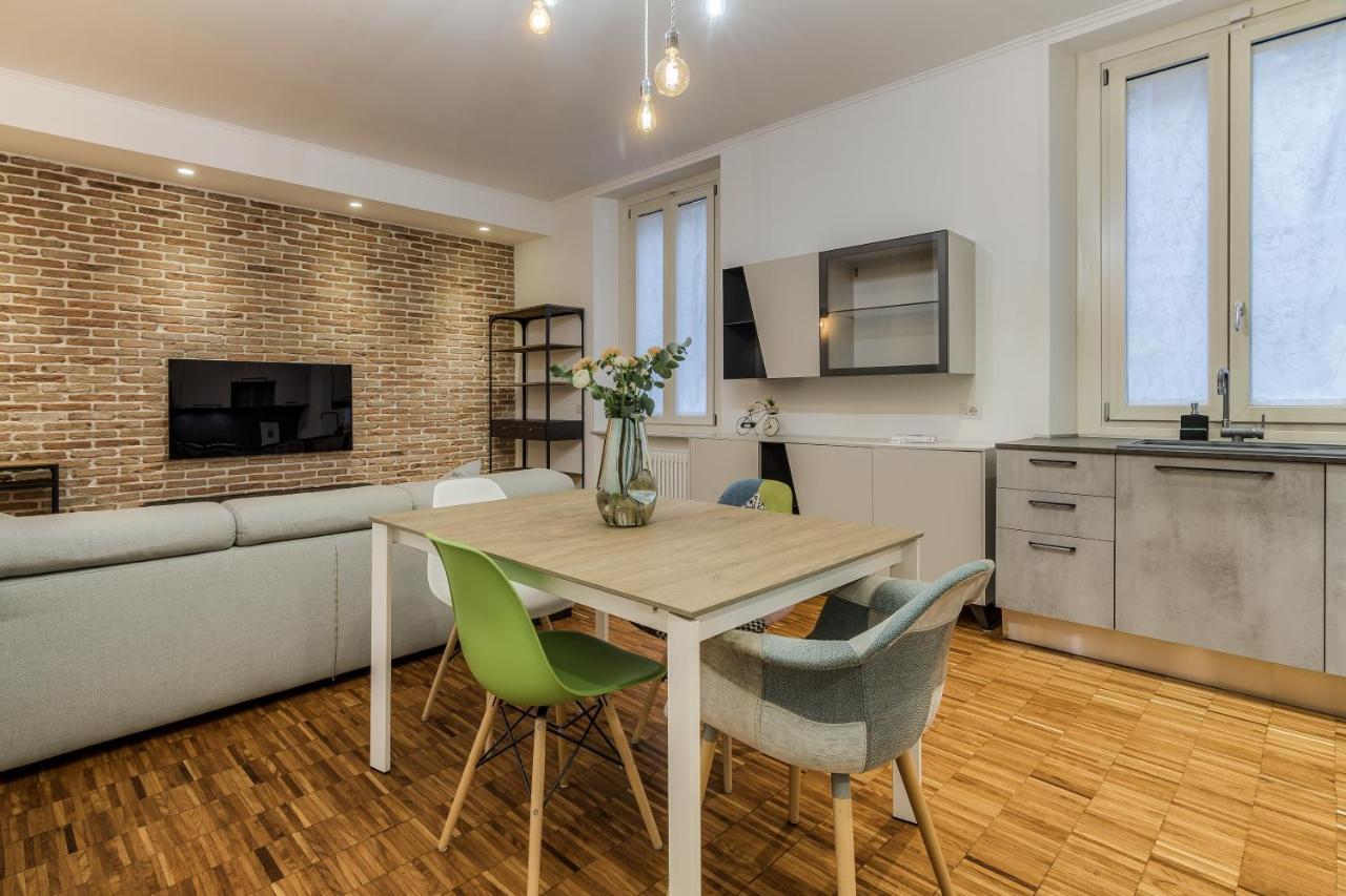 Beplace Apartments In Isola Милан Экстерьер фото