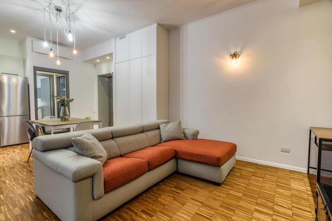 Beplace Apartments In Isola Милан Экстерьер фото